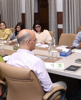 CM Omar Abdullah Reviews Expansion, Modernisation of J&K House Properties Across India
