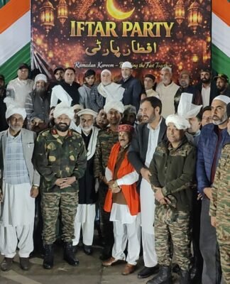 Army Organises Iftaar Meet Near LoC in Mendhar; Hundreds Participate