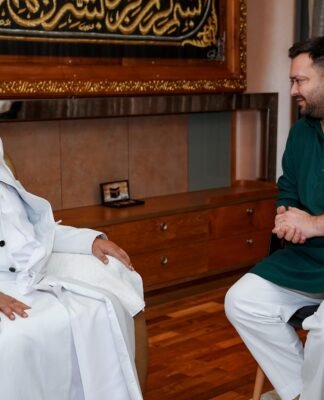 Tejashwi Yadav Meets Grand Mufti of India