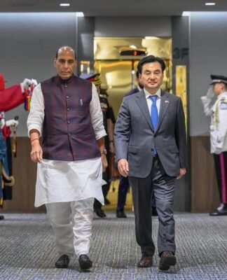 Indian Defence Minister, South Korea Counterpart Discuss Defence Cooperation in Seoul