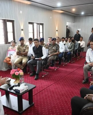 LG J&K Reviews Yatra Arrangements at Kashmir’s Nunwan Base Camp