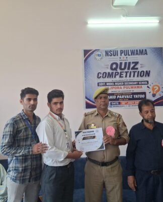 NSUI Pulwama Holds Constitution Quiz